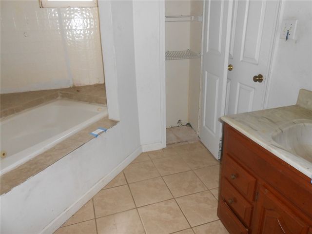 2055 Parkhill Drive, Dayton, OH 45406