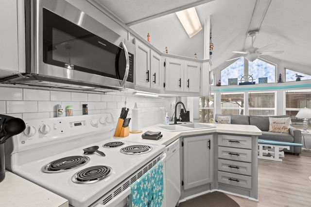 6001 - N-32 S Kings Hwy., Myrtle Beach, SC 29575