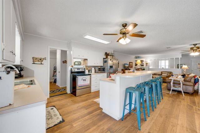 5730 E FM 323, Palestine, TX 75801