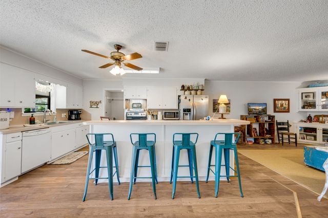 5730 E FM 323, Palestine, TX 75801