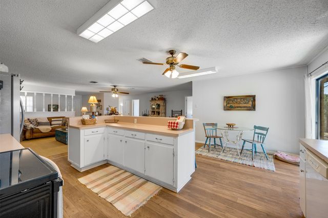 5730 E FM 323, Palestine, TX 75801