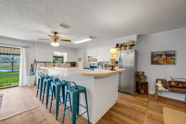 5730 E FM 323, Palestine, TX 75801