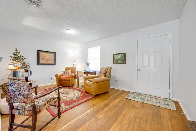 5730 E FM 323, Palestine, TX 75801