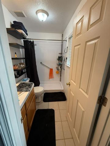 132-136 E Lincoln Rd, Stockton, CA 95207