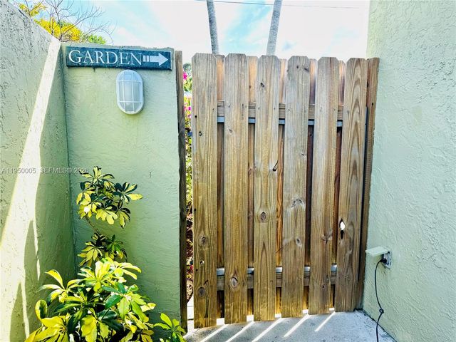 1012 NE 17th Ct 3, Fort Lauderdale, FL 33305