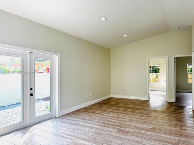 1012 NE 17th Ct 3, Fort Lauderdale, FL 33305