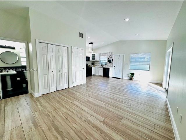 1012 NE 17th Ct 3, Fort Lauderdale, FL 33305