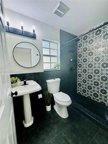 1012 NE 17th Ct 3, Fort Lauderdale, FL 33305