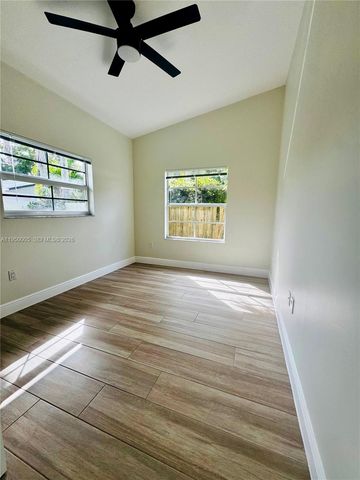 1012 NE 17th Ct 3, Fort Lauderdale, FL 33305