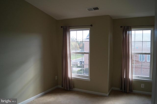 25575 AMERICA SQ, Chantilly, VA 20152