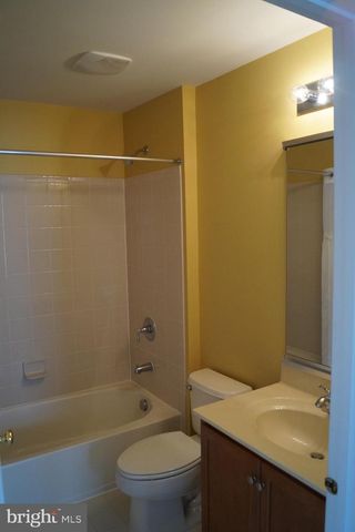 25575 AMERICA SQ, Chantilly, VA 20152