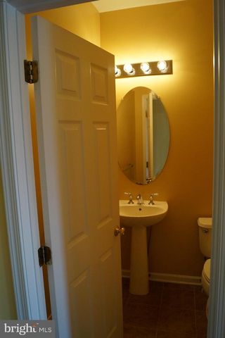 25575 AMERICA SQ, Chantilly, VA 20152