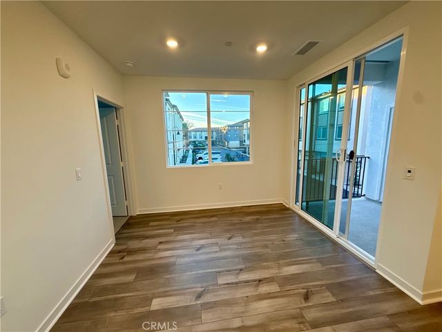 6114 Valentina Way 202, Eastvale, CA 92880