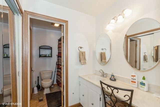 7050 Brighton Court 101, Woodridge, IL 60517