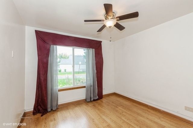 7050 Brighton Court 101, Woodridge, IL 60517