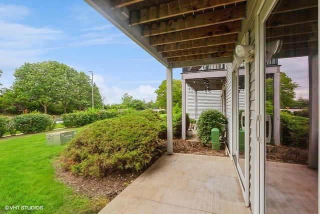 7050 Brighton Court 101, Woodridge, IL 60517