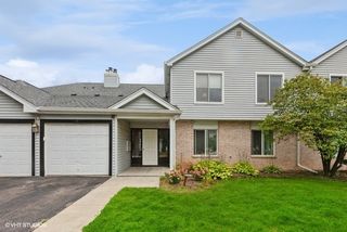 7050 Brighton Court 101, Woodridge, IL 60517