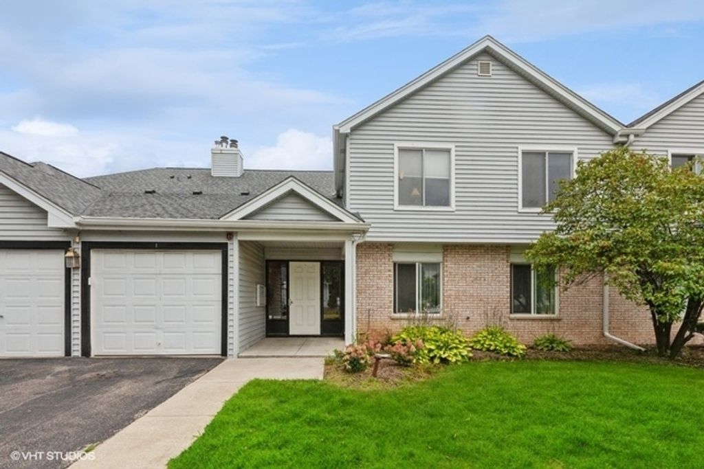 7050 Brighton Court 101, Woodridge, IL 60517