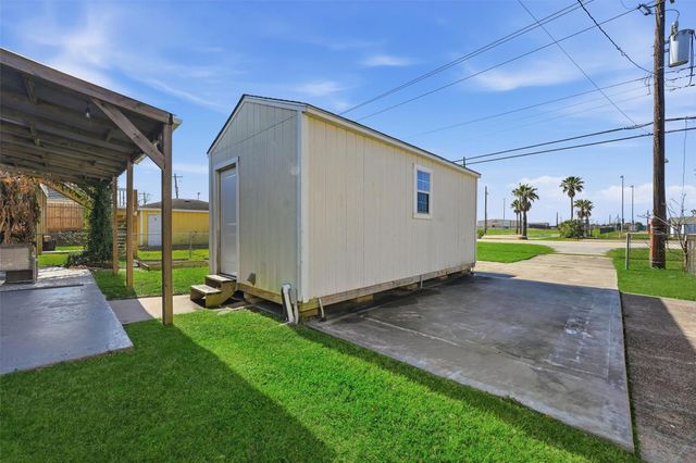 3101 Kleinmann Avenue, Galveston, TX 77551