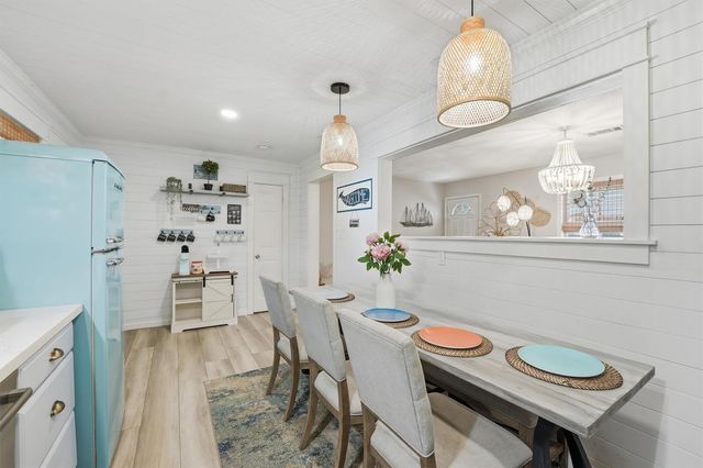 3101 Kleinmann Avenue, Galveston, TX 77551