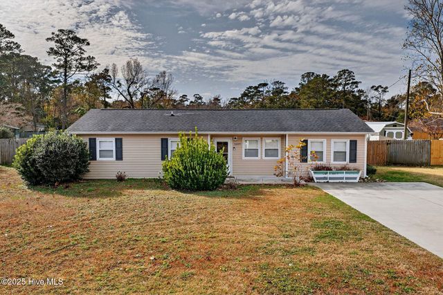 3509 Middle Sound Loop Road, Wilmington, NC 28411