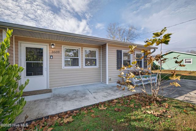 3509 Middle Sound Loop Road, Wilmington, NC 28411