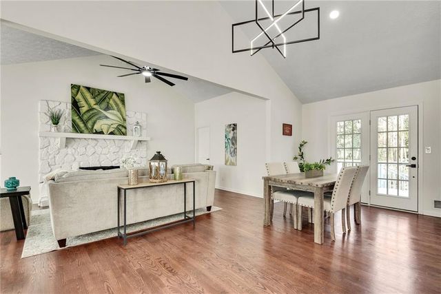 115 Ansley Ct, Roswell, GA 30076