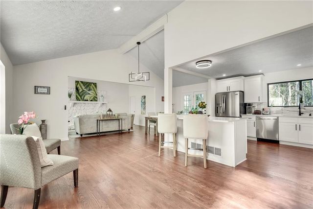 115 Ansley Ct, Roswell, GA 30076