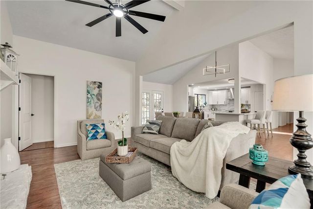 115 Ansley Ct, Roswell, GA 30076