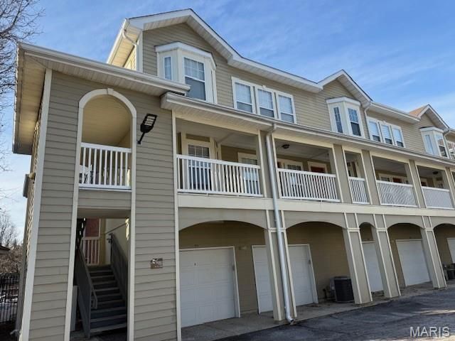 2716 McKnight Crossing Court, St Louis, MO 63124