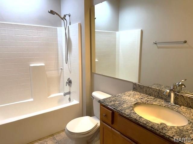 2716 McKnight Crossing Court, St Louis, MO 63124