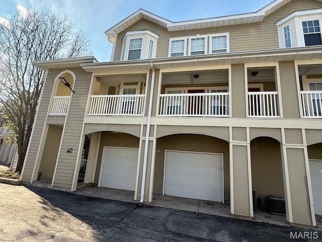 2716 McKnight Crossing Court, St Louis, MO 63124