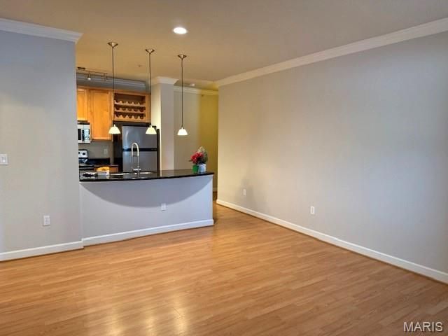 2716 McKnight Crossing Court, St Louis, MO 63124