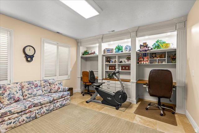 6453 S FREMONT PEAK CIR, Taylorsville, UT 84129