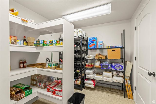 6453 S FREMONT PEAK CIR, Taylorsville, UT 84129