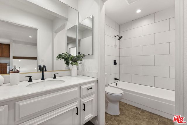 6514 S Copperwood Avenue, Inglewood, CA 90302