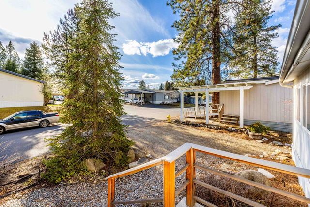 3103 E Vicksburg Ln, Mead, WA 99021