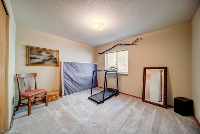 3103 E Vicksburg Ln, Mead, WA 99021