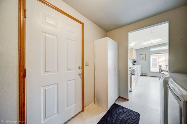 3103 E Vicksburg Ln, Mead, WA 99021