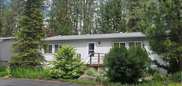 3103 E Vicksburg Ln, Mead, WA 99021