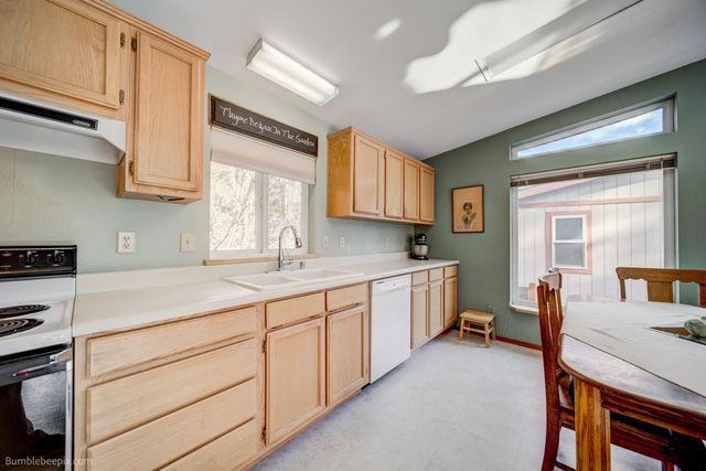 3103 E Vicksburg Ln, Mead, WA 99021