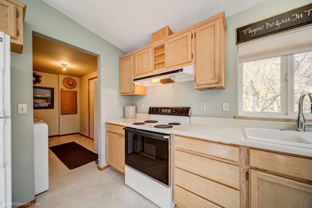 3103 E Vicksburg Ln, Mead, WA 99021