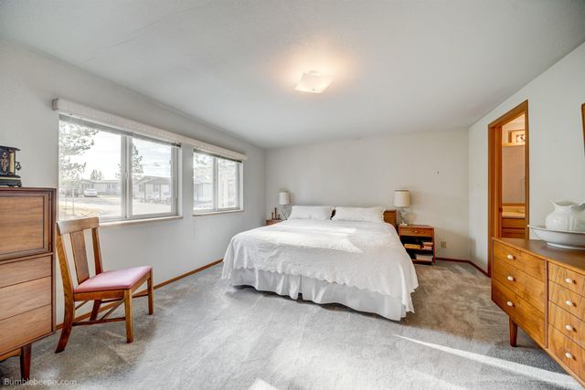 3103 E Vicksburg Ln, Mead, WA 99021