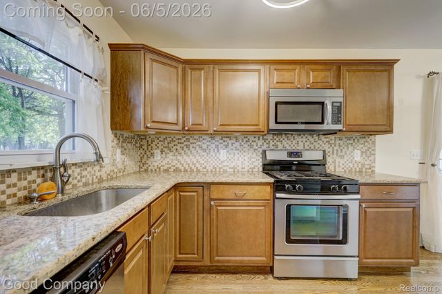 1218 Hoffman Avenue, Royal Oak, MI 48067