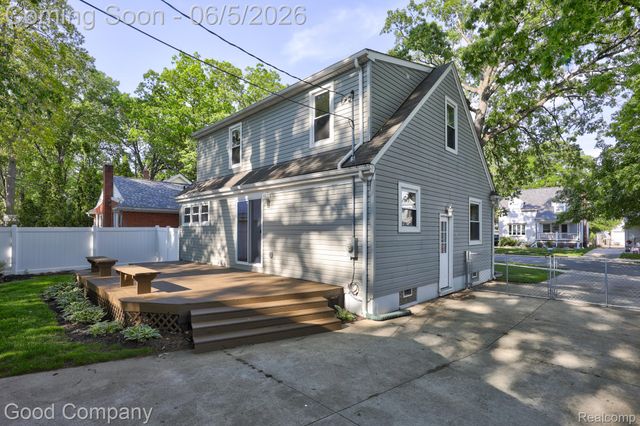 1218 Hoffman Avenue, Royal Oak, MI 48067