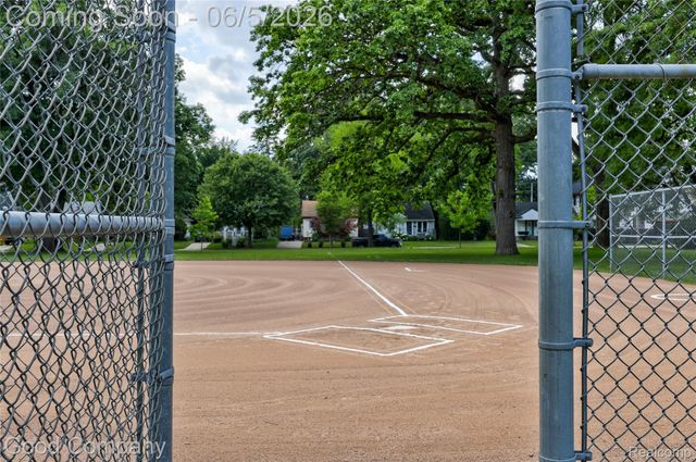 1218 Hoffman Avenue, Royal Oak, MI 48067