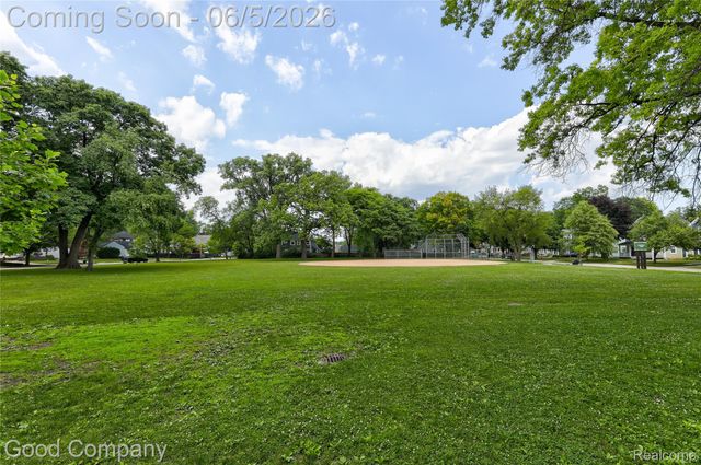 1218 Hoffman Avenue, Royal Oak, MI 48067