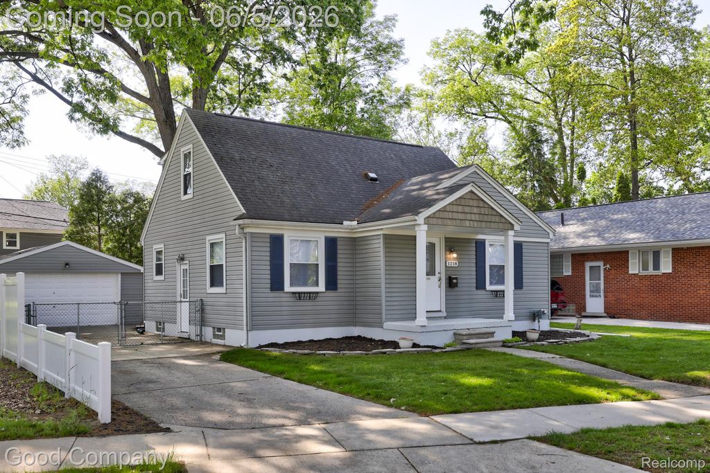 1218 Hoffman Avenue, Royal Oak, MI 48067