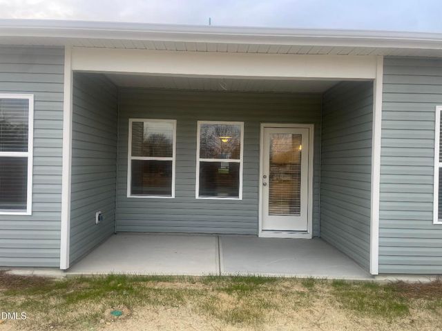 140 E American Marigold Drive, Benson, NC 27504