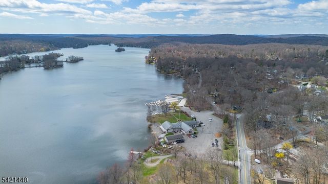 67 Breakneck Rd, Vernon Twp., NJ 07422